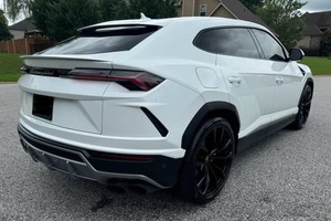 LAMBORGHINI URUS 2019 EXTREMEMENT PROPRE, 641 CHEVAUX, TURBO V8, FORFAIT ADAS COMPLET, PRÊT À LIVRER - Product Image 4
