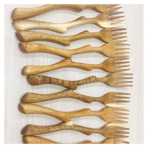 Cuchara de madera hecha de madera sostenible, ideal para cocinar a diario, revolver, mezclar o regalar - Product Image 1