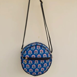 Sac rond vintage ethnique floral indigo 100% pur coton sac à main avec fermeture à glissière sacs à bandoulière écologiques - Product Image 1