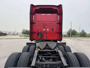 Offres Exceptionnelles : Camion-cabine d'occasion 2021 LT625 Sleeper X15 450ch, Prêt à être expédié dans le monde entier, Porte-à-Porte - Product Image 4