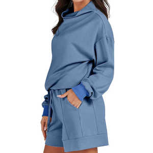 Ensemble de survêtement deux pièces pour femme en coton 100 %, comprenant un sweat à capuche et un short, personnalisable en gros - Collection 2026 - Product Image 2