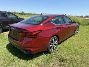 2020 Nissan Altima 2,5 SR Turbo AWD cuero oscuro R18 sedán listo para enviar - Product Image 2