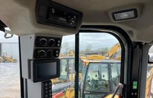 CHARGEUR SUR ROUES CAT-950M DE 230 CHEVAUX DISPONIBLES POUR L'ALIMENTATION - Product Image 2