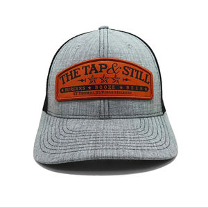 Casquette Trucker en Maille Confortable à 6 Panneaux avec Logo en Cuir Personnalisé, Style Urbain Décontracté pour l'Extérieur, Fabriquée en Usine au Vietnam - Product Image 1