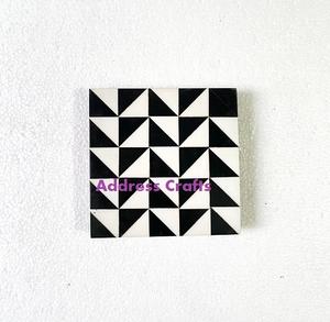 Vente chaude Résine et Bois Noir et Blanc Couleur Coaster Style Classique Carré Forme Pads pour Cuisine Fabriqué en Inde - Product Image 5