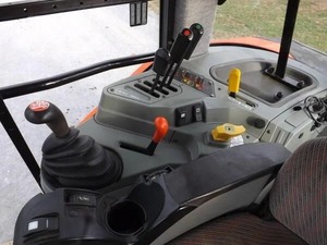 ผู้จัดจำหน่ายที่ได้รับการยืนยันสำหรับรถบรรทุกมือสอง ปี 2001 AG CO ALLIS 8785 แบบมีห้องโดยสาร ขับเคลื่อน 2 ล้อ ขนาด 32 x 32 นิ้ว เกียร์ธรรมดาแบบ Shuttle - Product Image 5