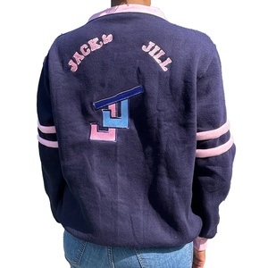 Cárdigan de Lana Bordado Personalizado Jack and Jill, Estilo Clásico Tejido con Botones en la Parte Delantera, Cuello en V, Cárdigan Varsity - Product Image 3