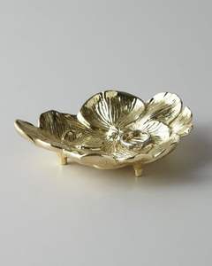 Cuenco de chocolate de metal con diseño elegante, adecuado para cenas formales, bodas o celebraciones culturales, se sirven dulces - Product Image 6