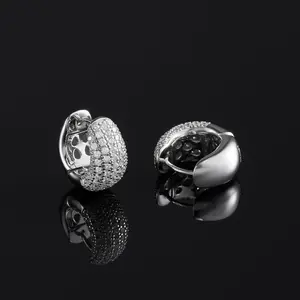 Boucles d'oreilles créoles en argent 925 avec diamants de laboratoire - Cadeau unisexe écologique pour les occasions festives - Product Image 3