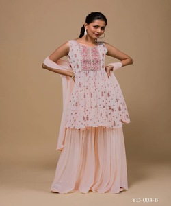 Para la mujer moderna: Salwar Kameez paquistaní para mujer: Explora diseños modernos que mezclan tradición y moda contemporánea - Product Image 1