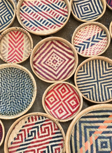 Panier artisanal tissé à la main conçu pour une utilisation décorative et un rangement fonctionnel - Product Image 6