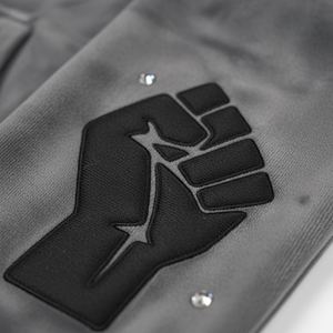 ชุดเซ็ทลำลองผู้หญิงไซส์ใหญ่ ลายพิมพ์ ประดับคริสตัล เสื้อฮู้ด กางเกงขายาว สตรีทแวร์ ผ้าเนื้อปานกลาง ชุดสองชิ้น รับผลิตตามสั่ง ขายส่งจำนวนมาก - Product Image 4