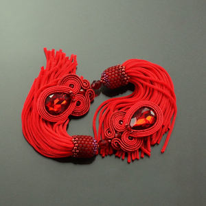 Gland de couleur rouge sur mesure avec perles, soyeux et coloré, de haute qualité, gland à franges sur mesure fabriqué au Pakistan - Product Image 1