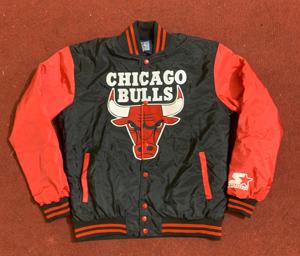 Chaqueta Bomber de Satén Formal Personalizada 2025 con Servicio OEM, Diseño Chicago Bull, Número y Patrón de Camuflaje, Procesamiento con Revestimiento, Primavera - Product Image 1