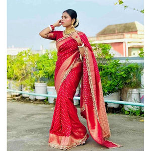 Ventes énormes, qualité supérieure, design élégant, vêtements indiens pour femmes, sari en georgette khadi avec chemisier rouge contrasté - Product Image 1