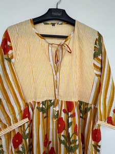 Vestido Midi de Algodón con Estampado Floral Hecho a Mano, Vestido de Verano con Cuello Profundo, Vestido Bohemio Indio Estampado - Product Image 3