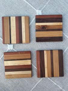 แผ่นรองแก้วไม้ทำมือแบบคลาสสิก เป็นมิตรกับสิ่งแวดล้อม ทนทาน ใช้ได้กับแก้วชา กาแฟ และเครื่องดื่มอื่นๆ - Product Image 5