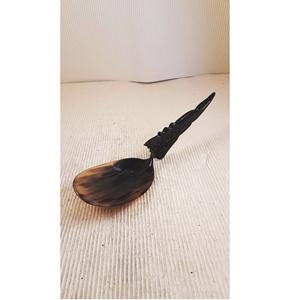 Achetez un repose-cuillère en métal personnalisé en ligne, couleur personnalisée, fait main, écologique, en acier inoxydable, compatible lave-vaisselle et four. - Product Image 4