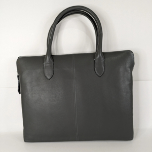2024 nuevo bolso de mano de lujo personalizado de cuero genuino para ordenador portátil de negocios para hombres y mujeres al por mayor bolso de ordenador portátil de Color negro para uso de oficina - Product Image 1