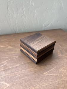 Ensemble de sous-verres en noyer massif fabriqués à la main sous-verres de boissons Protection de table sous-verres carrés en bois de noyer naturel pour chaud et froid - Product Image 6