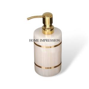 Distributeur de savon fabriqué en métal de qualité supérieure enduit de poudre de couleur blanche avec pompe plaquée or - Product Image 3