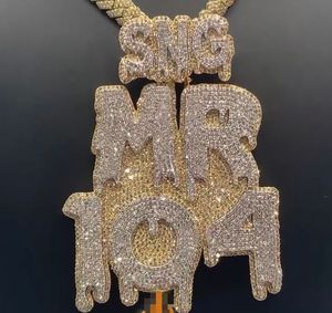 จี้เพชรทรงเหลี่ยมเจียระไนสีขาวทองคำขาว 925 เงินแท้ สไตล์ฮิปฮอปสำหรับผู้ชาย พร้อมสลักอักษรย่อตามสั่ง ของขวัญเครื่องประดับชั้นดีสุดหรู - Product Image 1