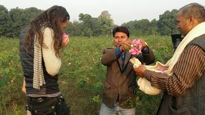 Alta Calidad Rosa Flor Agua Granel Exportador Precio Hecho de Flores de Alta Calidad - Product Image 5