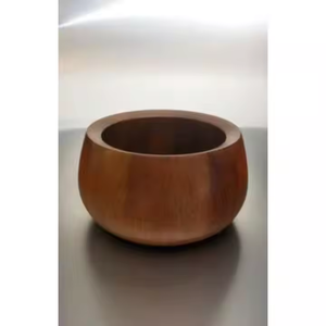 Bols de service en bois de haute qualité fabriqués avec soin pour assurer une salle à manger et une cuisine durables et esthétiques par Crescent Crafts - Product Image 3