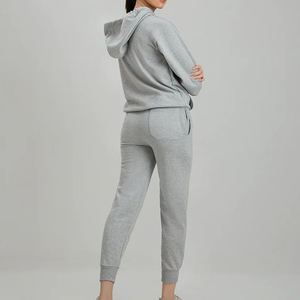 Vente en gros Ensemble deux pièces avec logo de broderie personnalisé Survêtement à blocs de couleurs pour femmes Slim Fit Polyester Jogging - Product Image 6