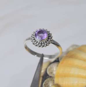 แหวนพลอยอเมทิสต์สเตอร์สีเงินสเตอร์ลิง925อัญมณีเหลี่ยมเพชรพลอยเครื่องประดับดีไซน์เนอร์สำหรับผู้หญิง - Product Image 4