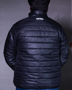 Veste matelassée en polyester pour femme, personnalisée, en gros, fabriquée en usine, pour l'hiver, chaude, avec rembourrage en polyester recyclé - Product Image 4