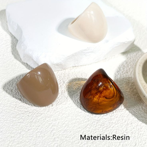 Anillos de Resina Hechos a Mano Unisex de Alta Calidad, Joyería de Moda para Fiestas y Playas, Personalizables con Incrustaciones de Acrílico para Regalos - Product Image 6