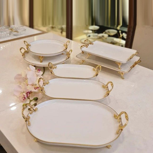 Assiettes de service élégantes en forme de bateau, simples, blanches, modernes, avec poignée en sangle, fournitures de fête, ensemble de vaisselle en métal pour la cuisine - Product Image 1