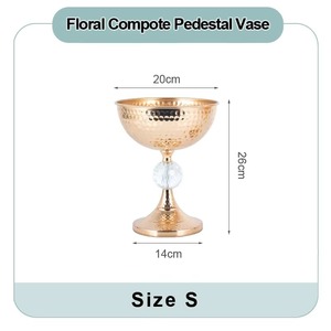 Cuenco decorativo dorado de lujo con soporte, elegante bandeja central para mesa, elegante decoración del hogar, acento para sala de estar o eventos - Product Image 2