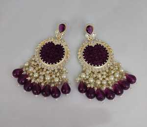 PENDIENTES TRADICIONALES Y DE MODA INDIOS KUNDAN CHAPADO EN ORO CON PENDIENTES DE PERLAS Y PENDIENTES DE BOLLYWOOD PARA MUJERES Y NIÑAS - Product Image 4
