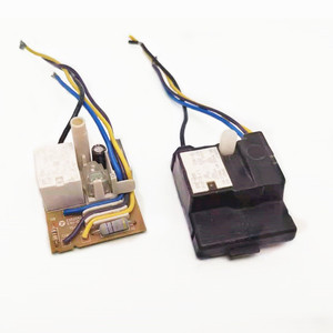 เครื่องฉีดสกรูพร้อมระบบอบแห้งในตัวเพื่อเพิ่มความแข็งแรงของวัสดุ - Product Image 4