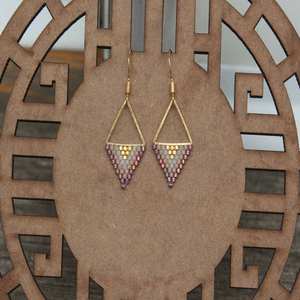 ต่างหูประดับลูกปัดทองเหลืองทรงสามเหลี่ยมดีไซน์เนอร์เครื่องประดับทันสมัยสำหรับผู้หญิงและเด็กผู้หญิงสวมใส่ในงานแต่งงานงานปาร์ตี้ - Product Image 4