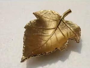 Plato de hoja de color dorado de aluminio de diseño extremadamente bueno para servir frutas, frutas secas, chocolates, bandeja para aperitivos - Product Image 2