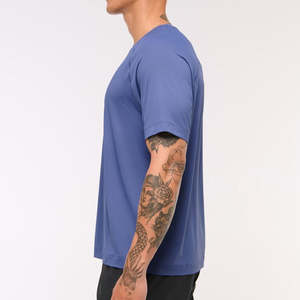 เสื้อยืดออกกำลังกายแขนสั้น แห้งเร็ว ทรงหลวม ระบายอากาศ ผ้าตาข่ายยืด 4 ทิศทาง ผ้าฝ้าย 100% สำหรับผู้ชาย - Product Image 3