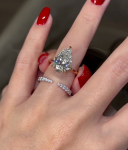 Anillo de Compromiso con Diamante Moissanite de Corte Pera de 3 Quilates, Conjunto Étnico de Oro Amarillo y Plata de Ley 925 con Engaste de Garras, Anillo de Boda IGI - Product Image 3