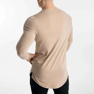 Nouveau t-shirt moulant à manches longues pour homme - Product Image 5