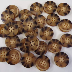 Boutons en corne de buffle naturelle de qualité supérieure, faits à la main, couleur animale, en tissu, polis, vierges, pour vêtements, directement importés d'Inde - Product Image 2