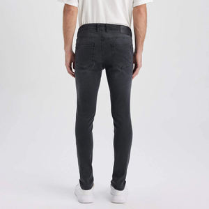 กางเกงยีนส์แฟชั่นผู้ชายขายส่ง กางเกงยีนส์ทรงสลิมฟิต ดีไซน์เนอร์ผู้ชาย ยีนส์เดนิมยืดสีดำสำหรับผู้ชาย - Product Image 3