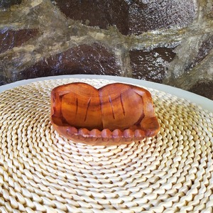 Cuenco de Oración de Madera Natural Hecho a Mano con Calidad de Exportación, con Símbolos Espirituales Tallados para Meditación, Disponible para Precio de Exportación - Product Image 5