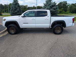 Nuevo/Usado Toyota Tacoma Trail Edition 2023, Doble Cabina, 4x4, Motor 4.1-6L Gasolina, Transmisión Automática, Asientos de Cuero, Faros LED - Product Image 2