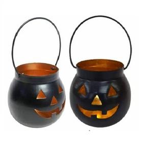 Lanterne de citrouille noire creuse sculptée avec visage, bougie LED sans flamme pour la décoration de table d'Halloween, utilisation intérieure/extérieure, fer en vrac. - Product Image 1