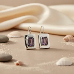Boucles d'oreilles pendantes géométriques en argent plaqué améthyste pour femmes, à porter au quotidien - Product Image 1