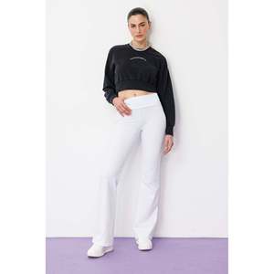 Sudadera con adornos de piedras - Product Image 2