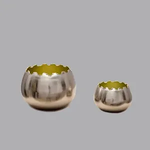 Bol en métal à finition dorée idéal pour la table Conception de service de fruits décoratifs Forme décorative Dernier bol en métal durable - Product Image 5