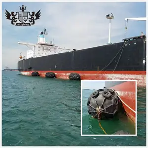 पनडुब्बी डॉक योकोहामा जहाज न्यूमेटिक समुद्री रबर फेंडर चेन और टायर नेट के साथ